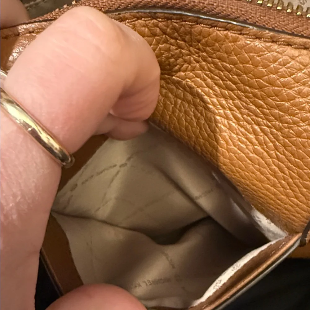 Stunning MK Pebbled Leather‎ Hobo – Rich Acorn|Like New Condition|Gold Plated